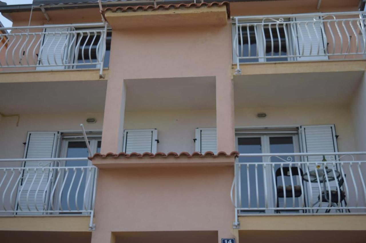 Apartments Marta Kaštel Novi Extérieur photo